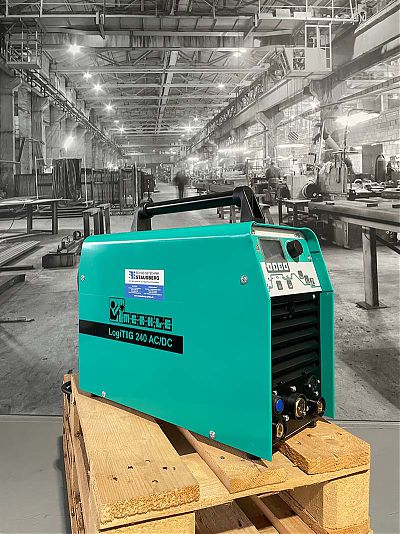 Vorführgerät MERKLE LogiTIG 240 AC/DC Seitenansicht